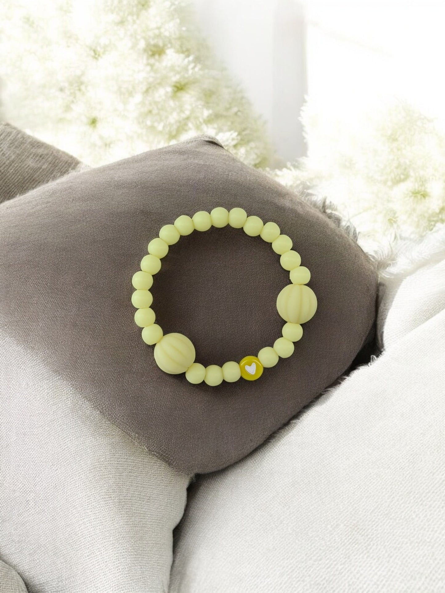 Bracelet enfant citrouilles jaune coeur blanc