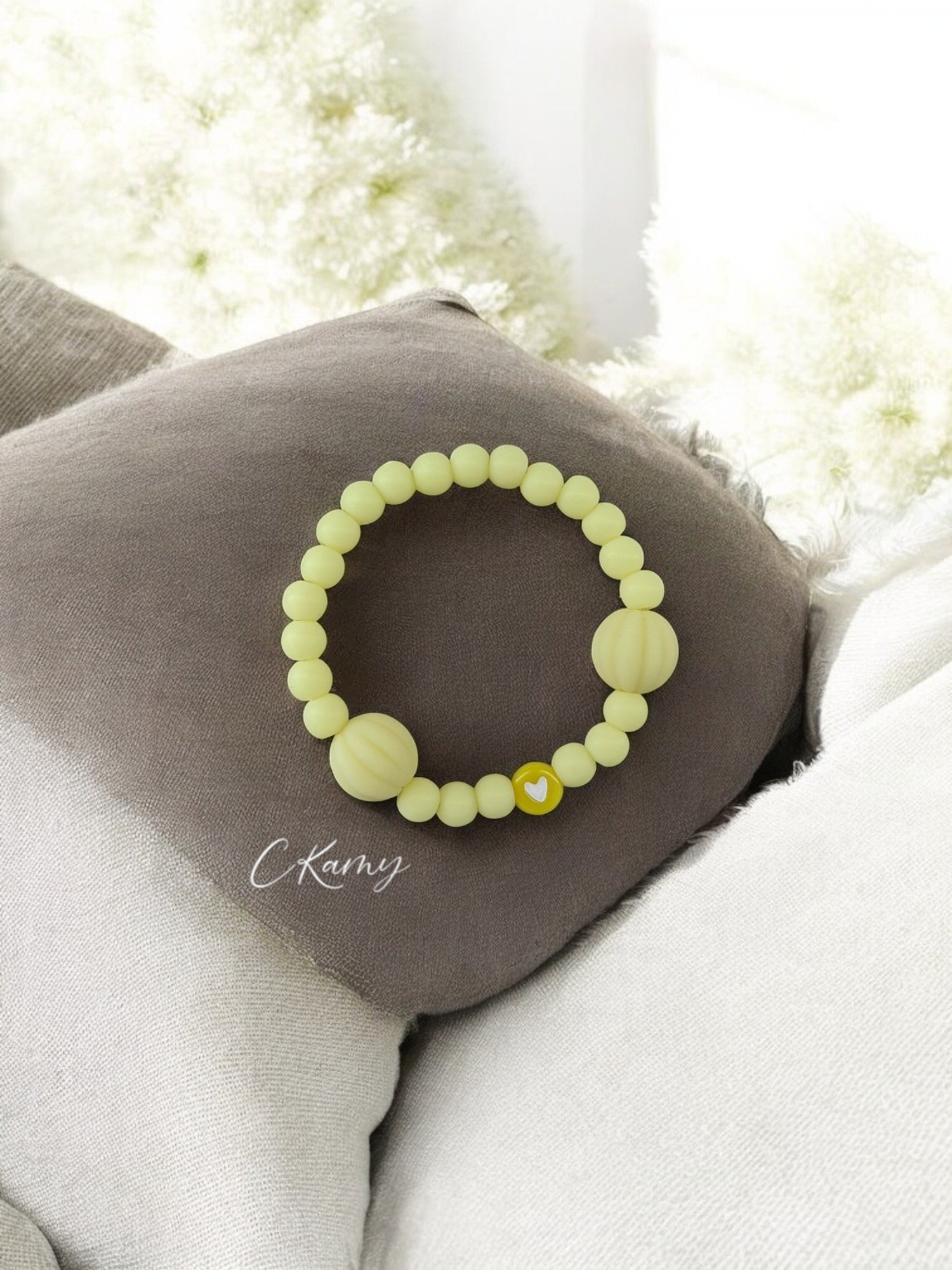 Bracelet enfant citrouilles jaune coeur blanc