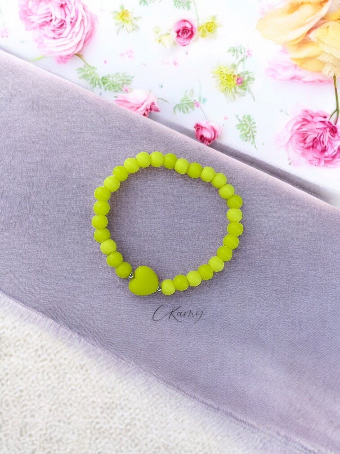 Bracelet enfant coeur perles jaune