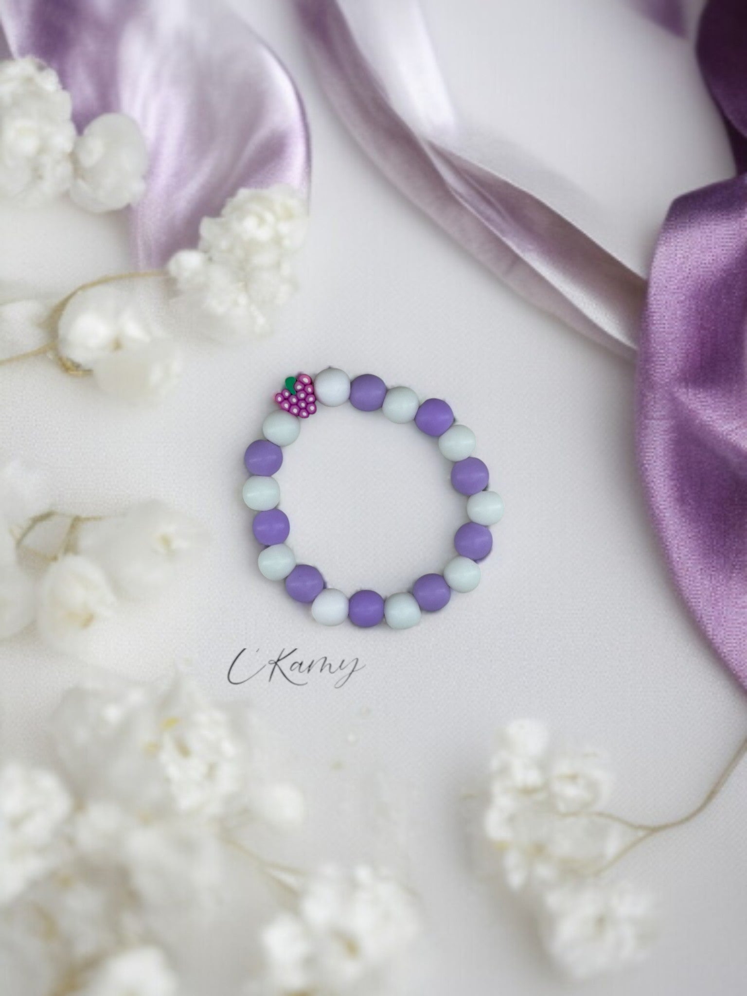 Bracelet enfant fruits raisin perles blanc violet