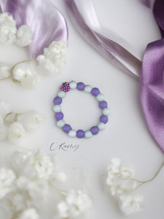 Bracelet enfant fruits raisin perles blanc violet