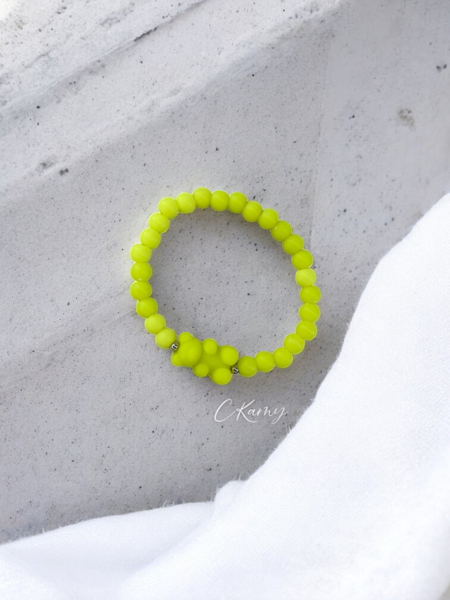 Bracelet enfant nounours perles jaune