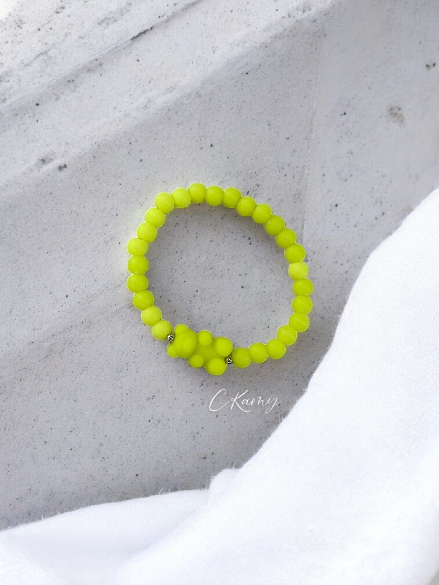 Bracelet enfant nounours perles jaune