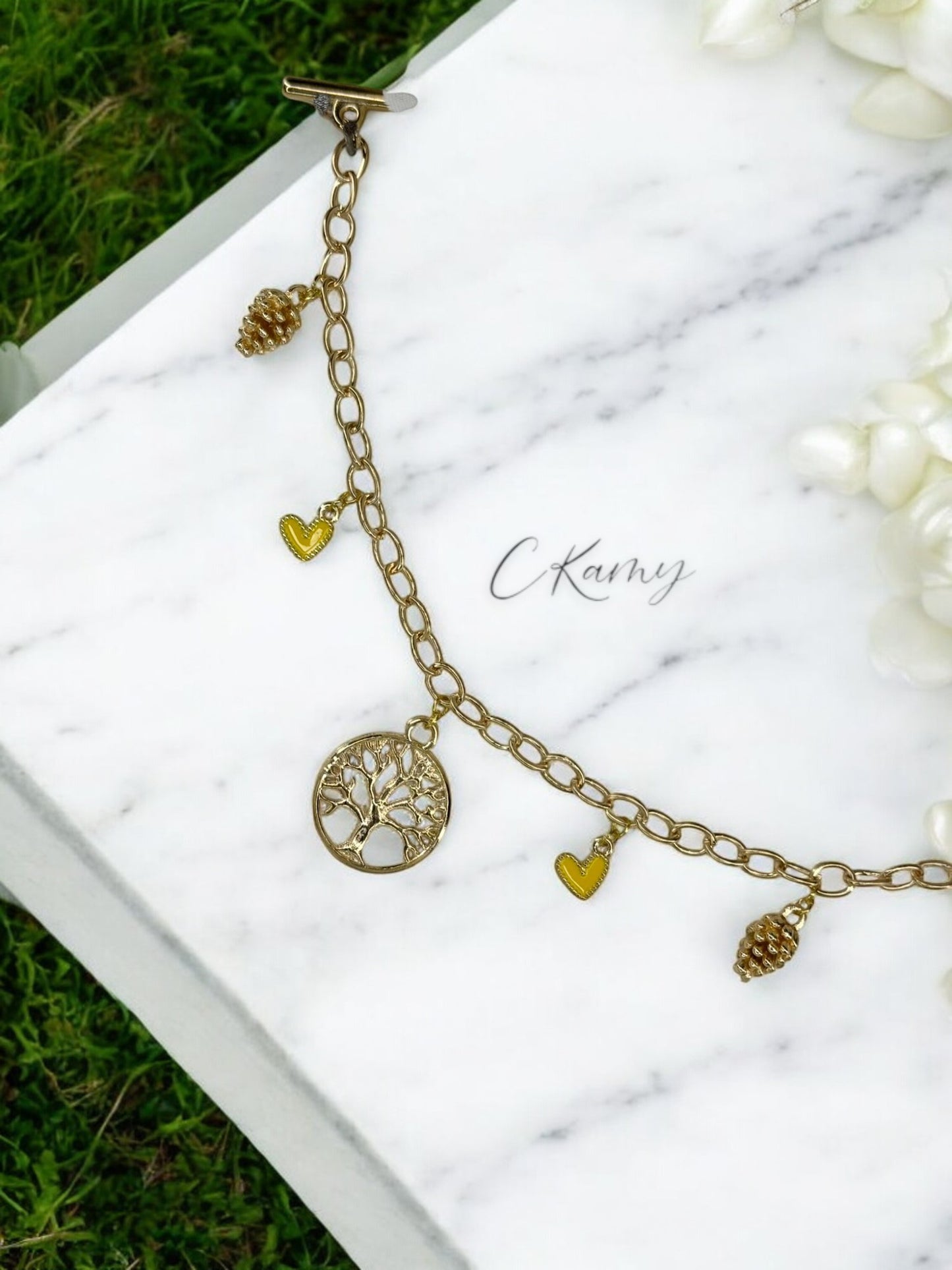 Bracelet femme chaîne petit coeur jaune