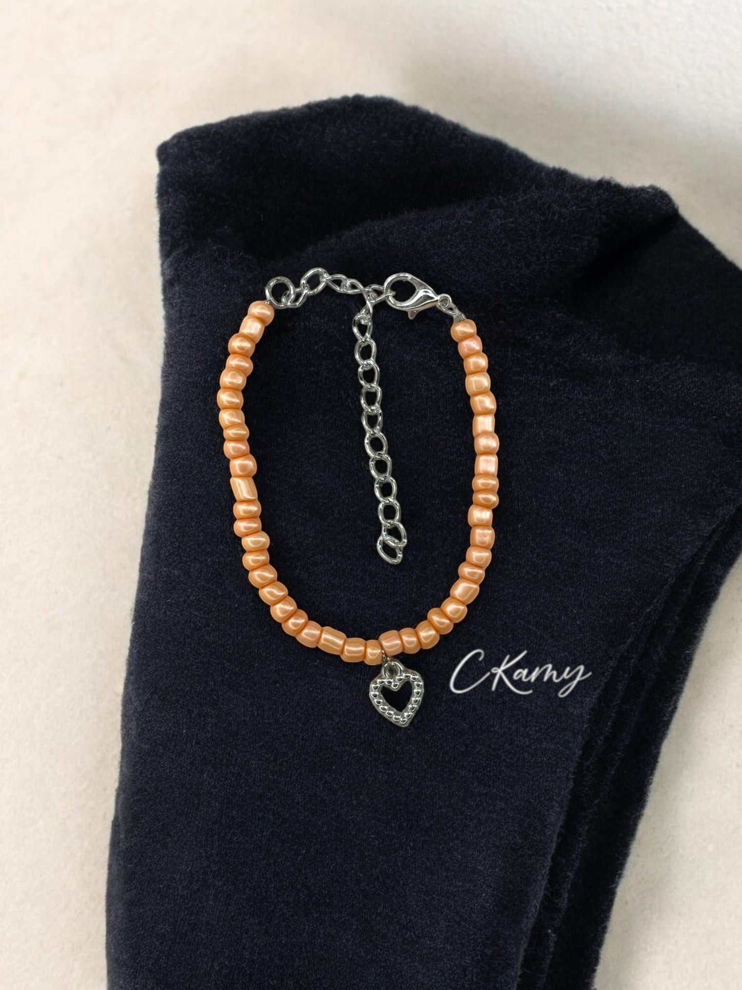 Bracelet femme coeur perlé rocaille chair foncé