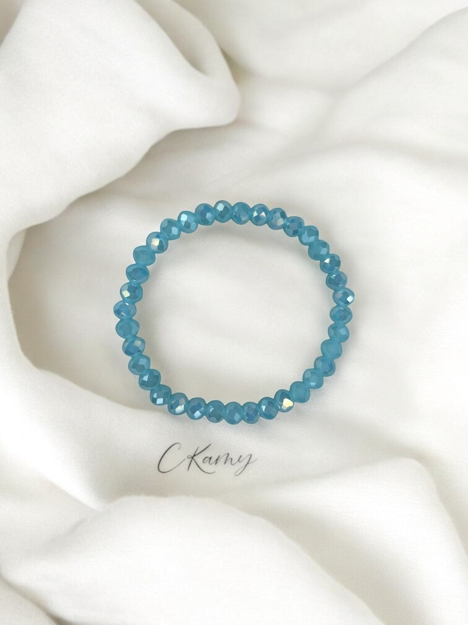 Bracelet femme facettes 6mm bleu clair brillant