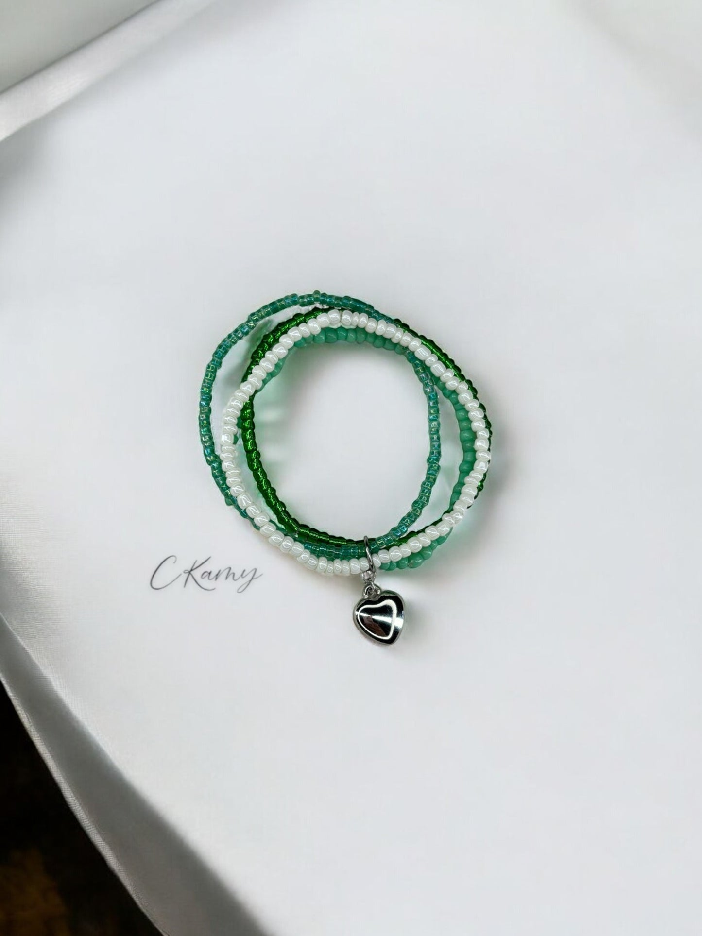 Bracelet femme multi rocailles coeur bombé vert