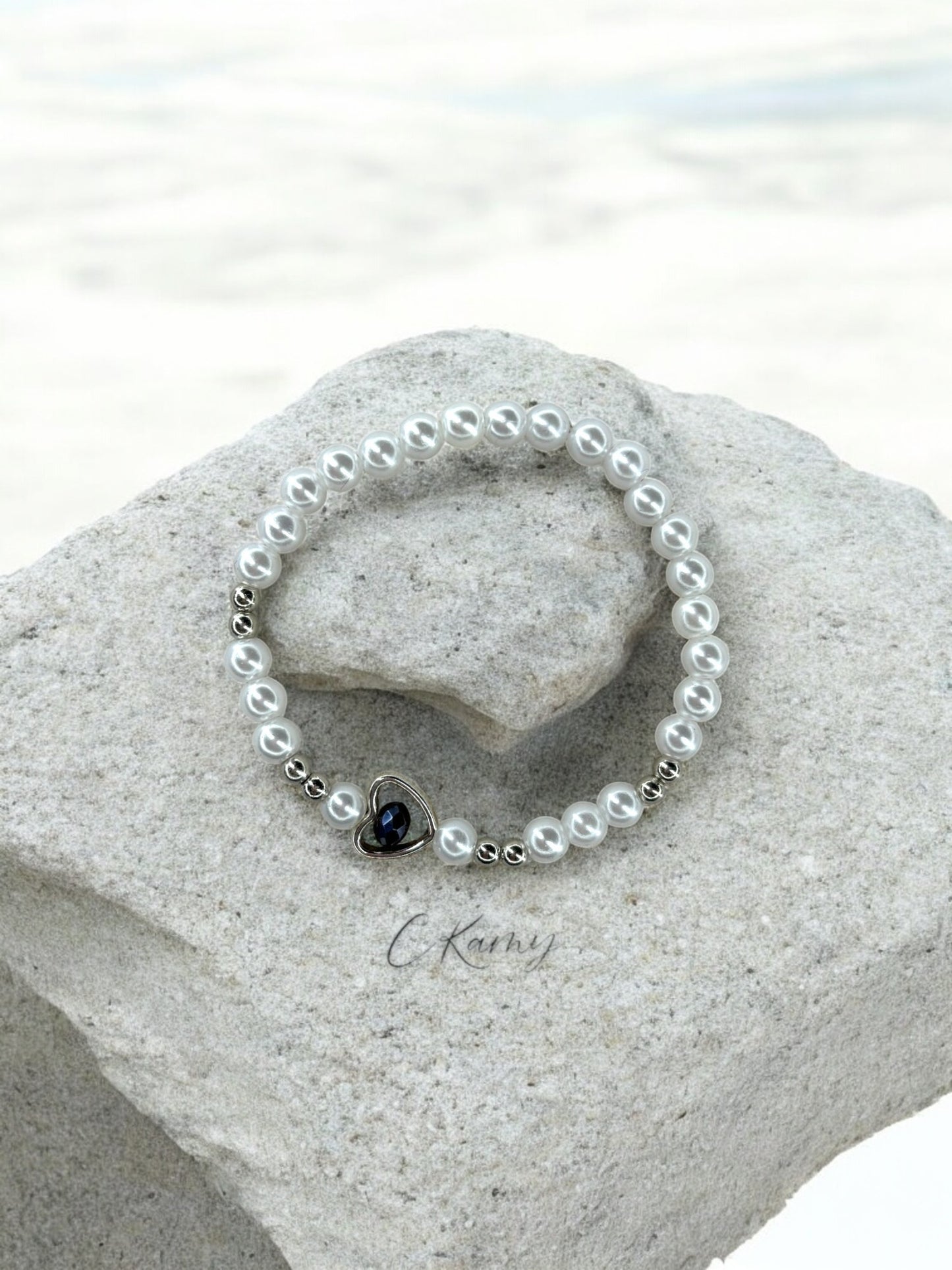 Bracelet femme perles nacrées coeur facette violet foncé
