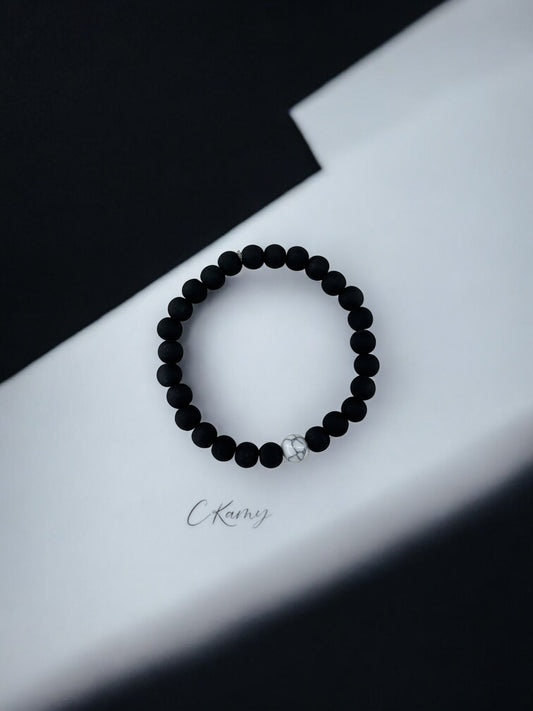 Bracelet homme bicolore noir mat perle blanc à traits