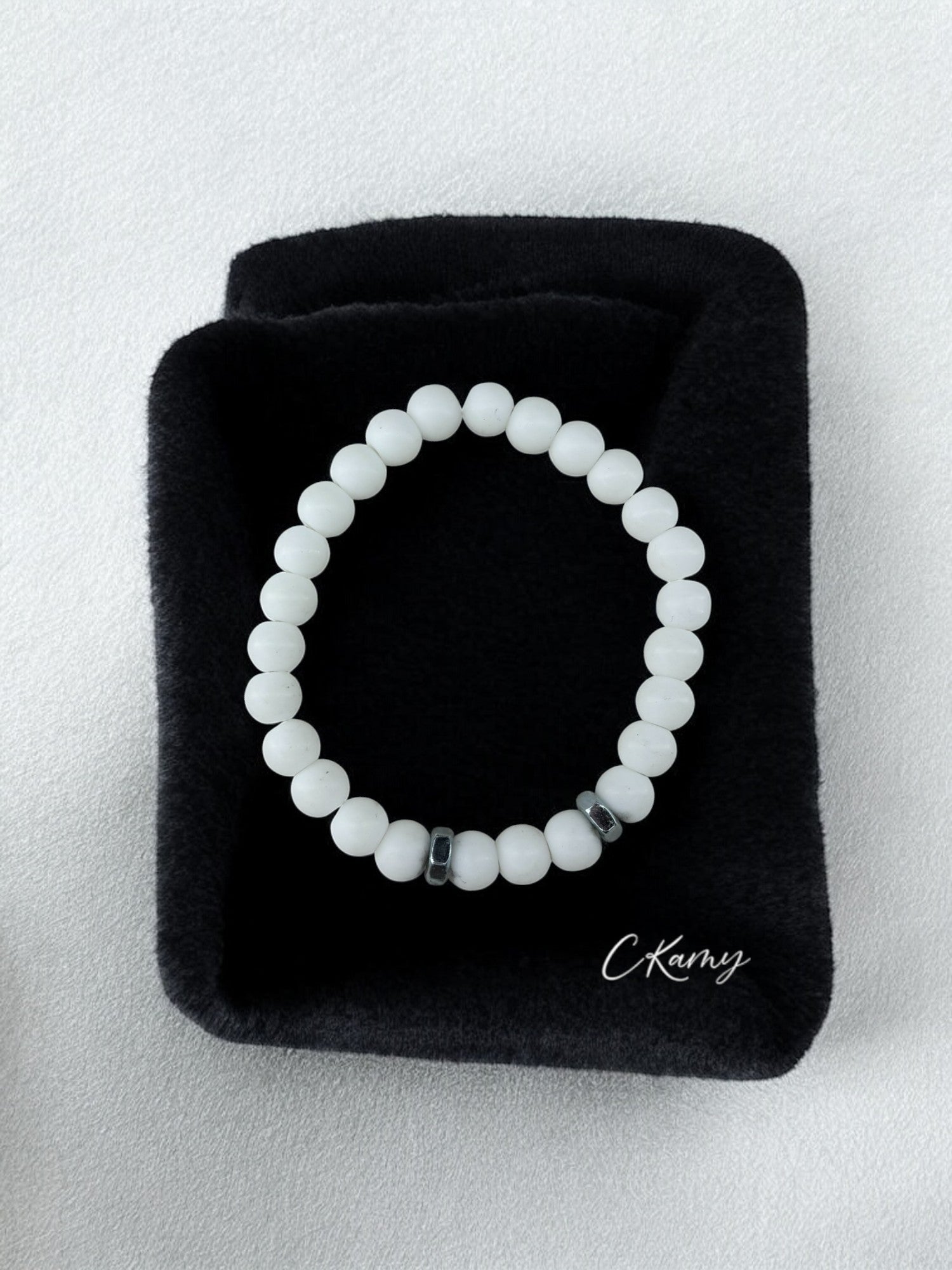 Bracelet homme deux écrous perles blanc