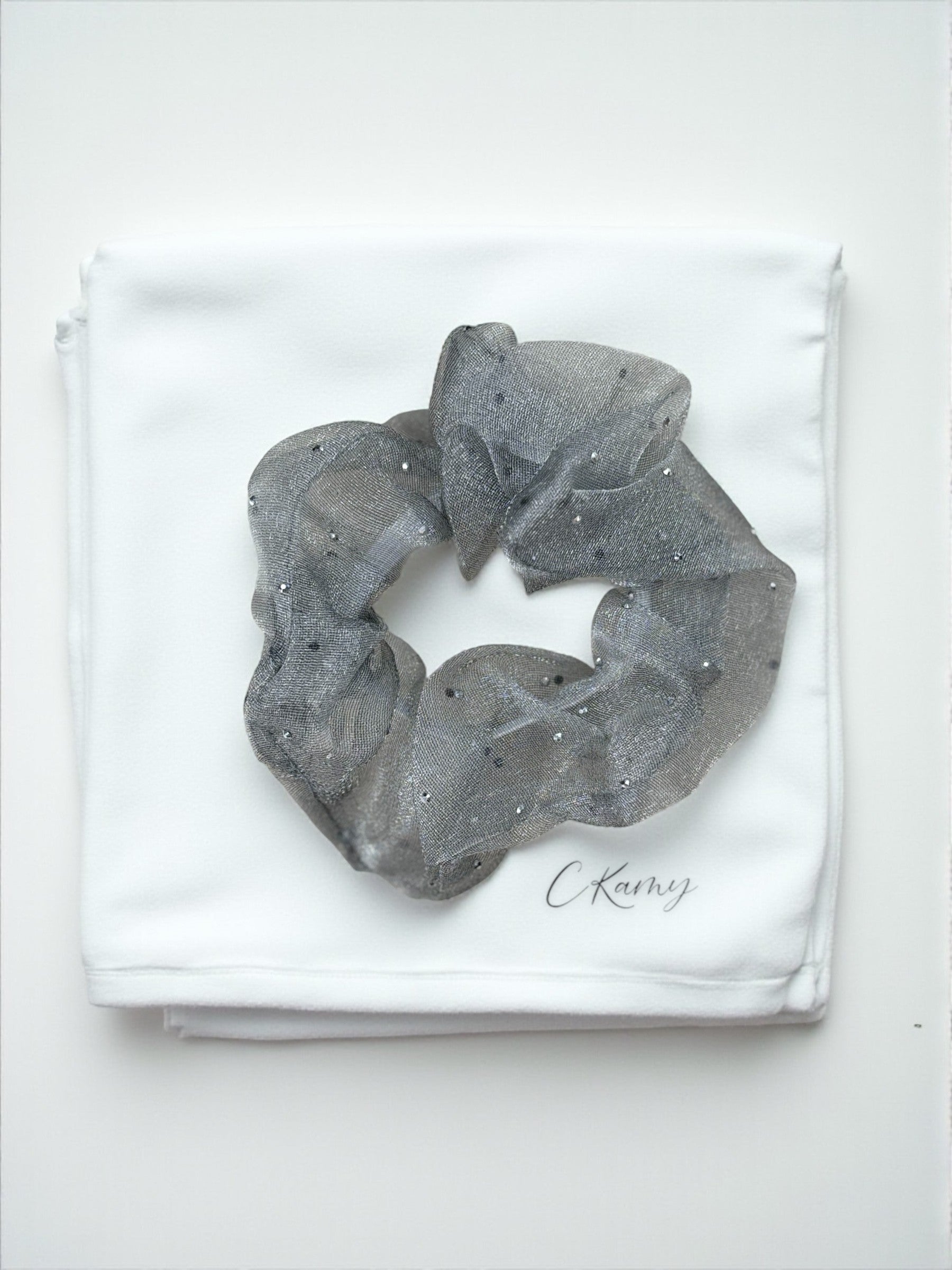 Chouchou tissu petits strass gris