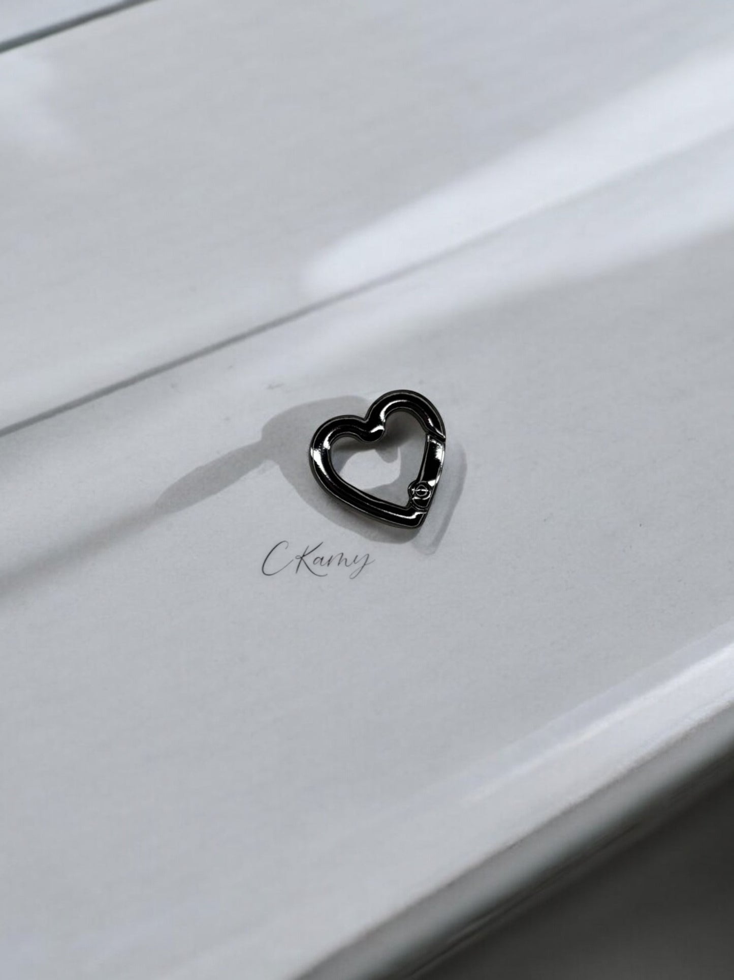 Mousqueton petit coeur noir