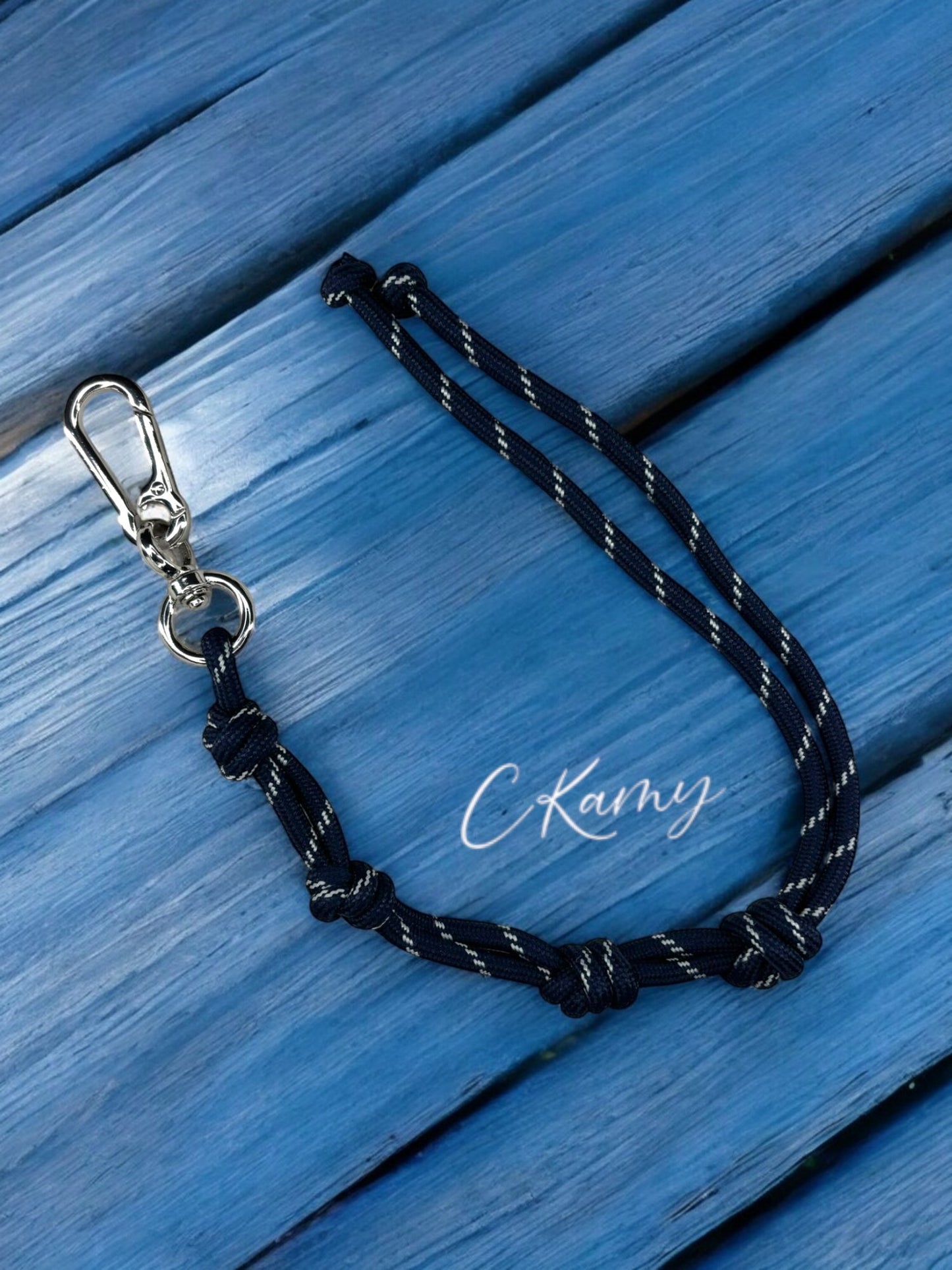 Porte clé lacet multi noeud bleu marine