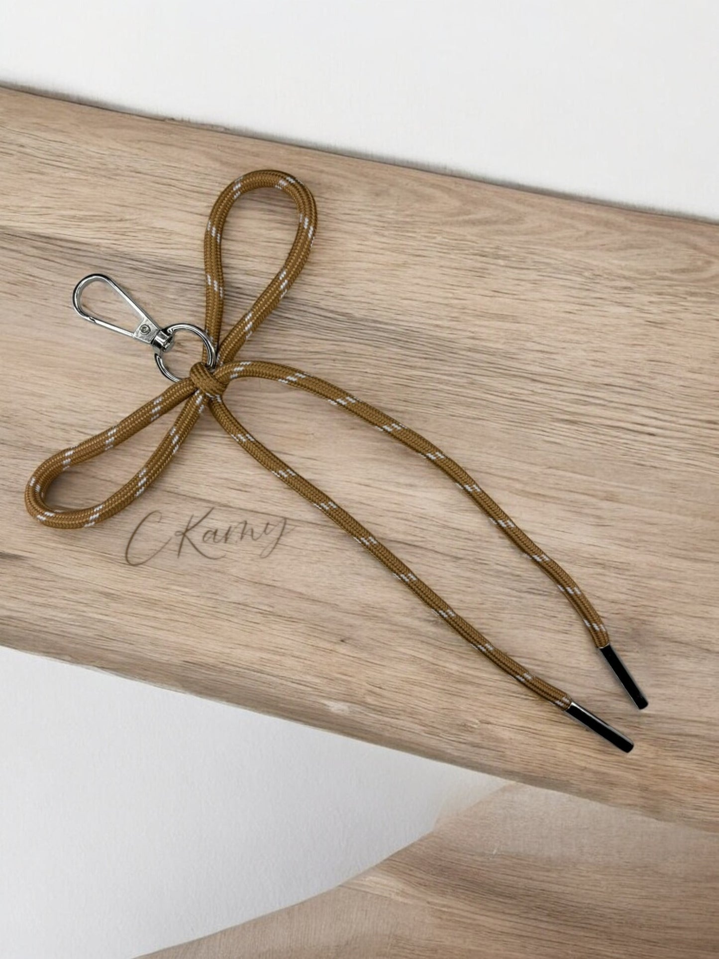 Porte clé lacet noeud marron clair