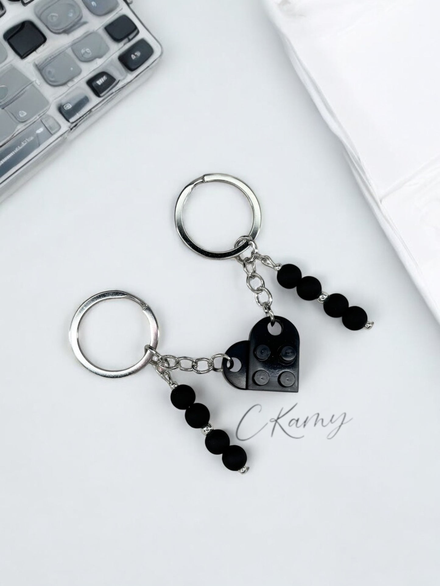 Porte clé personnalisé coeur lego noir