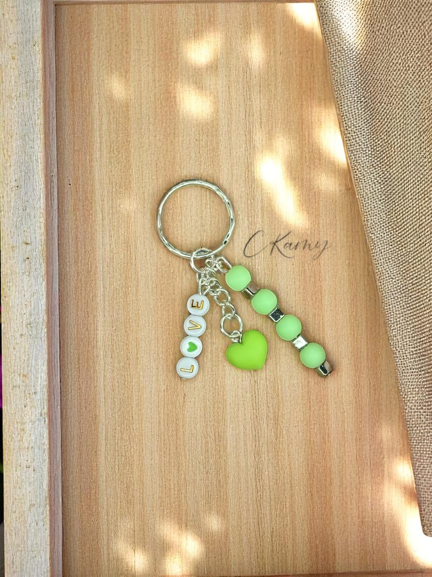 Porte clé personnalisé petit coeur vert carré
