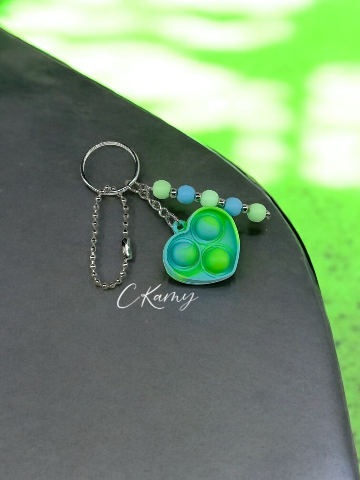 Porte clé personnalisé pop it coeur vert bleu