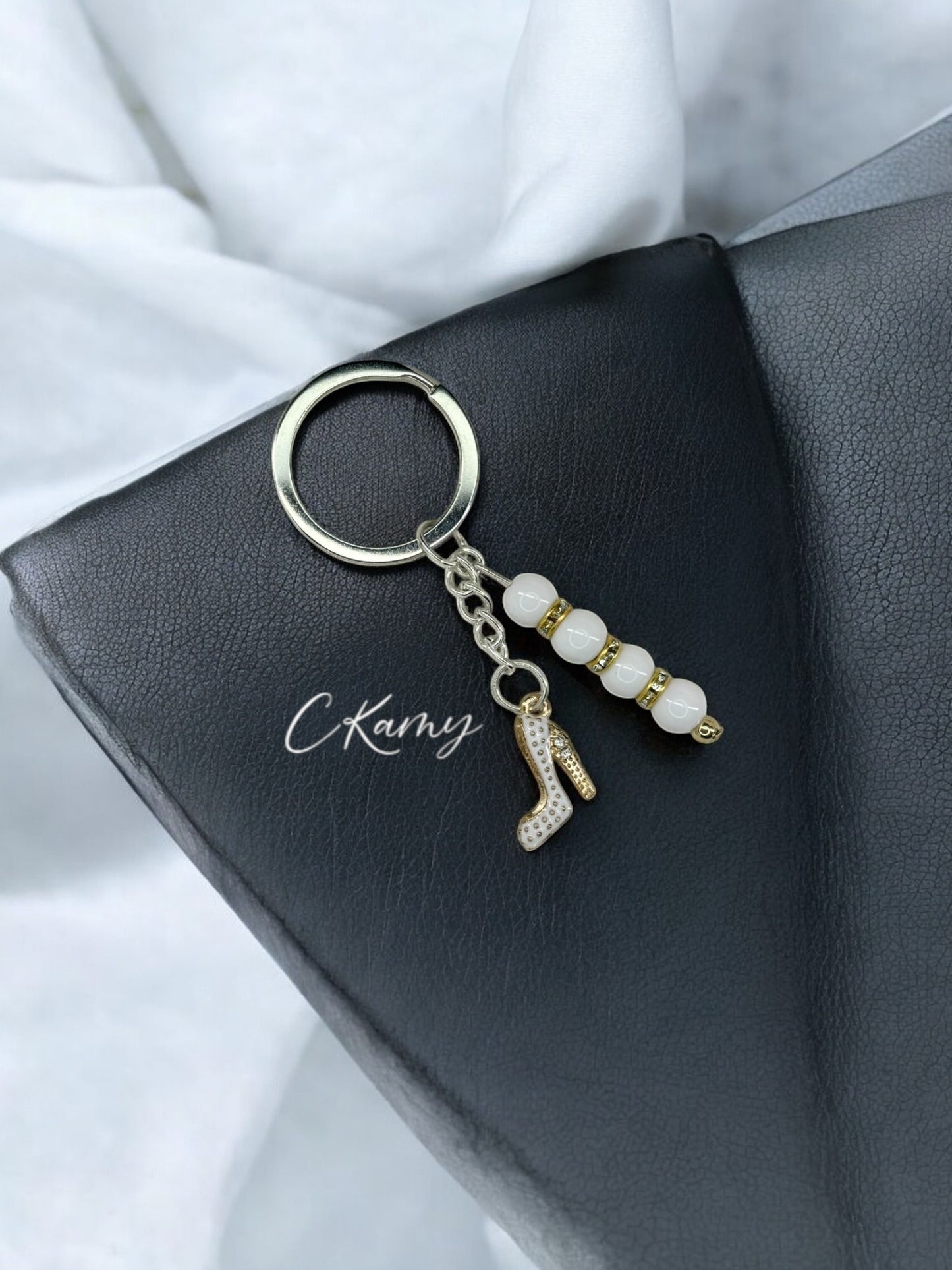 Porte clé personnalisé talon stass blanc brillant anneau rond