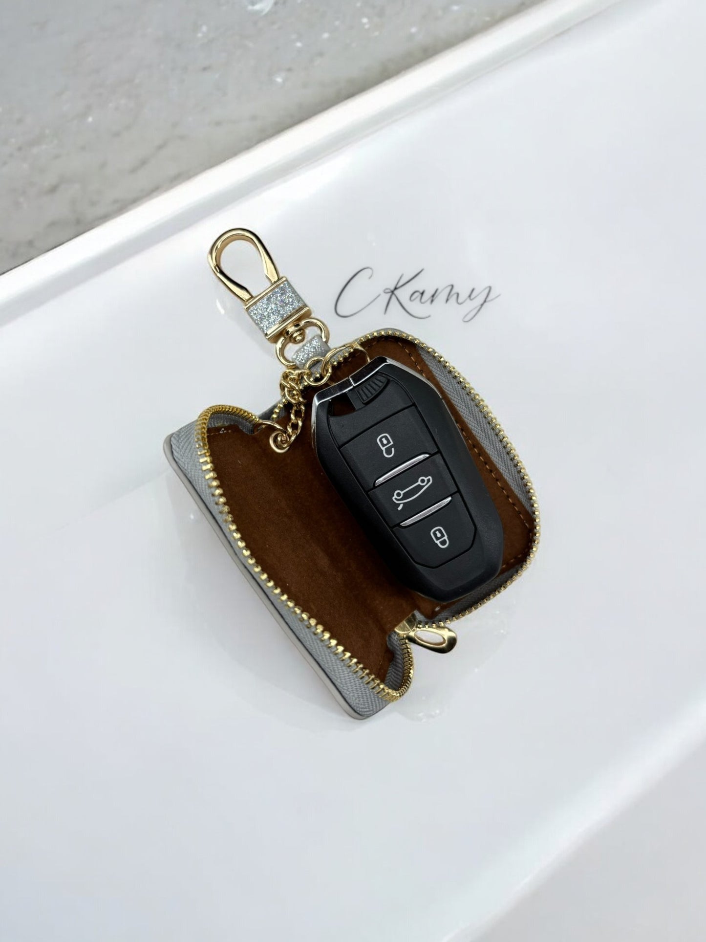 Porte clé pochette pour clé de voiture argent à paillettes