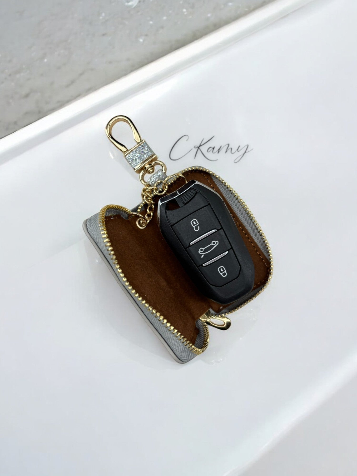 Porte clé pochette pour clé de voiture argent à paillettes