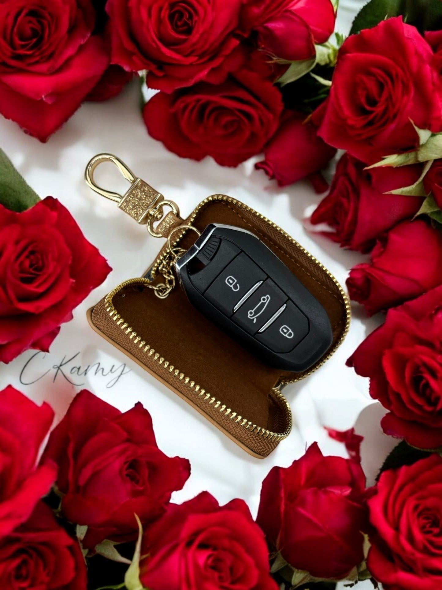 Porte clé pochette pour clé de voiture doré à paillettes