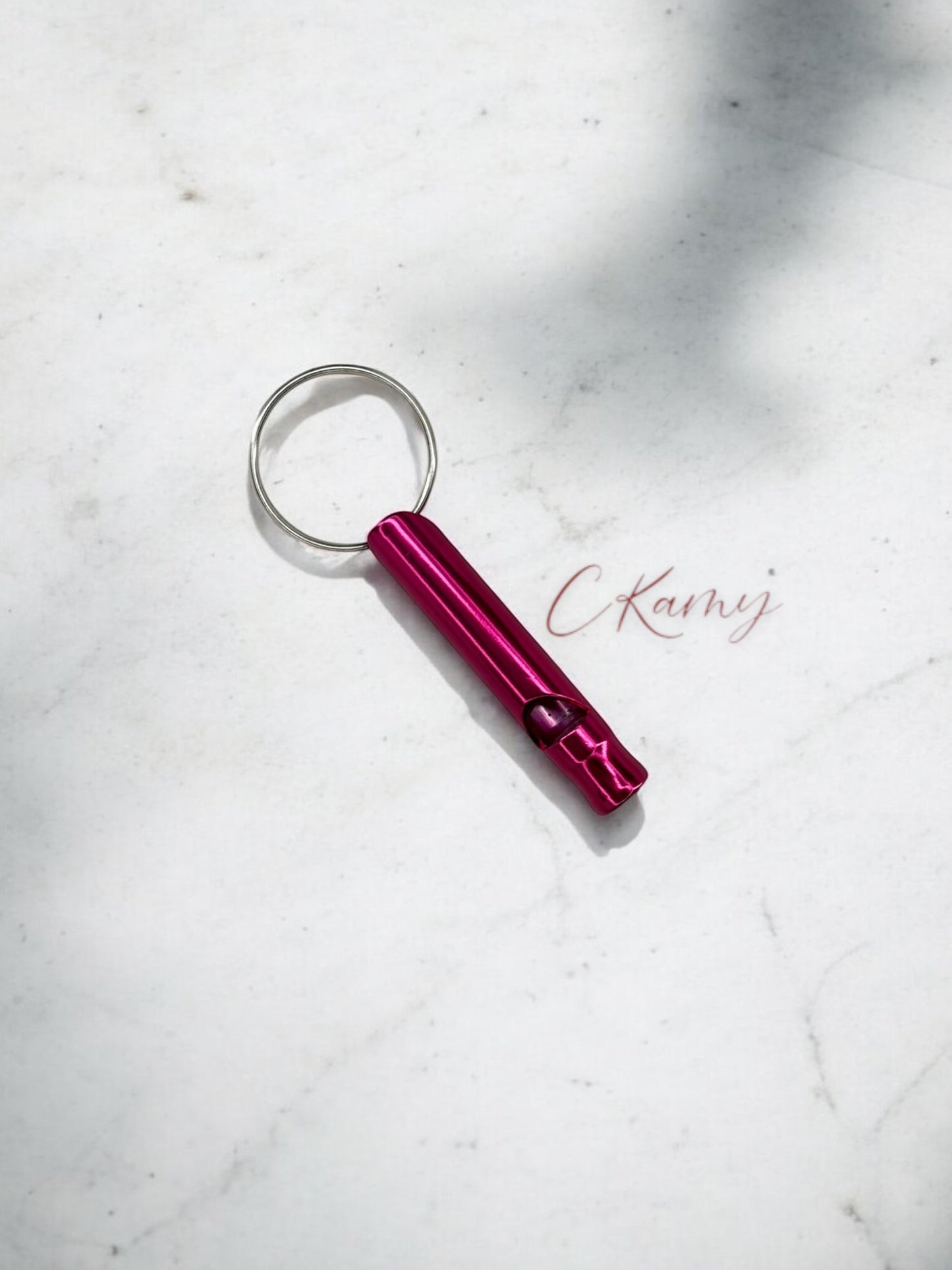 Porte clé sifflet rose