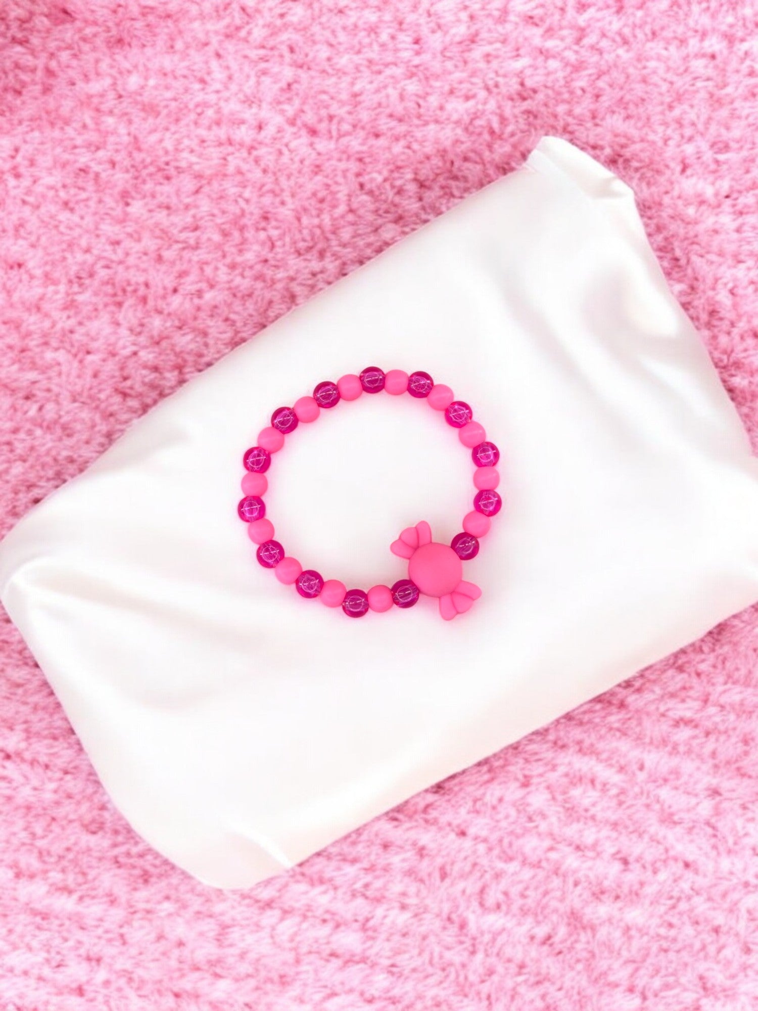 Bracelet enfant bonbon alterné rose foncé mat