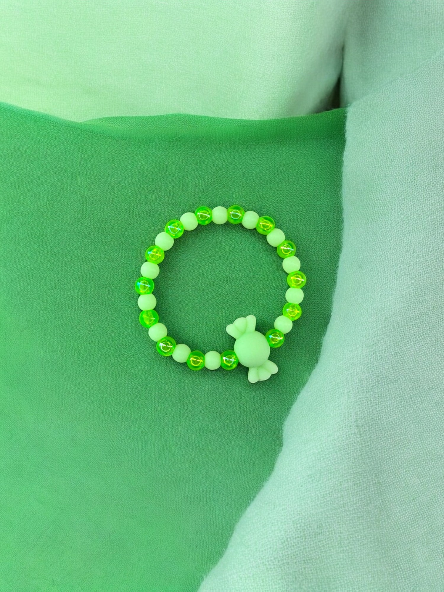 Bracelet enfant bonbon alterné vert mat