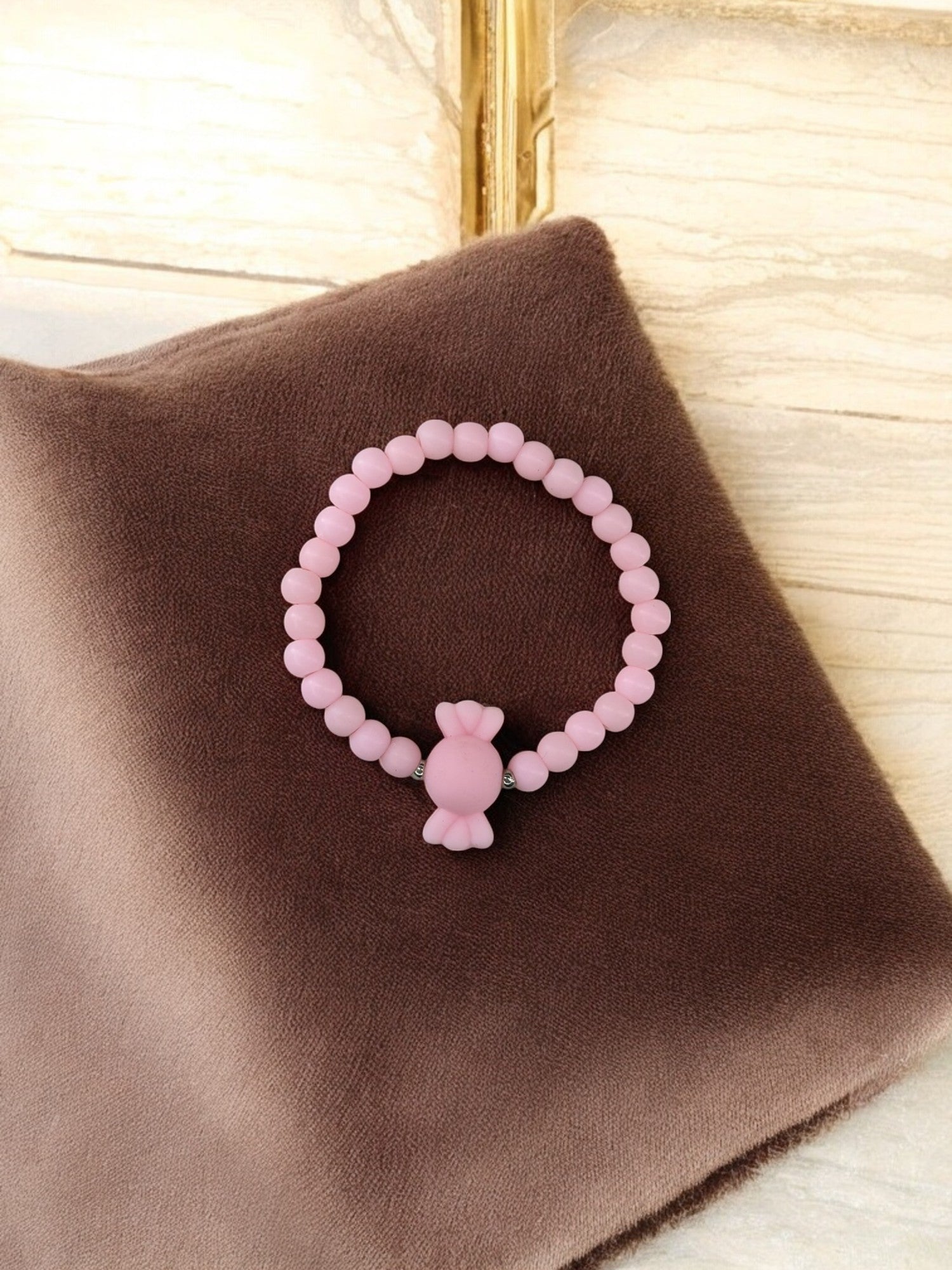 Bracelet enfant bonbon perles rose clair