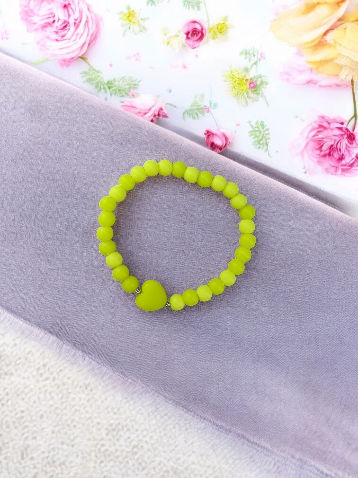 Bracelet enfant coeur perles jaune