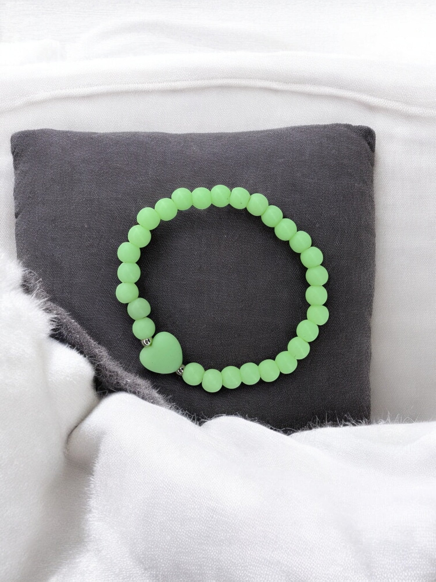 Bracelet enfant coeur perles vert