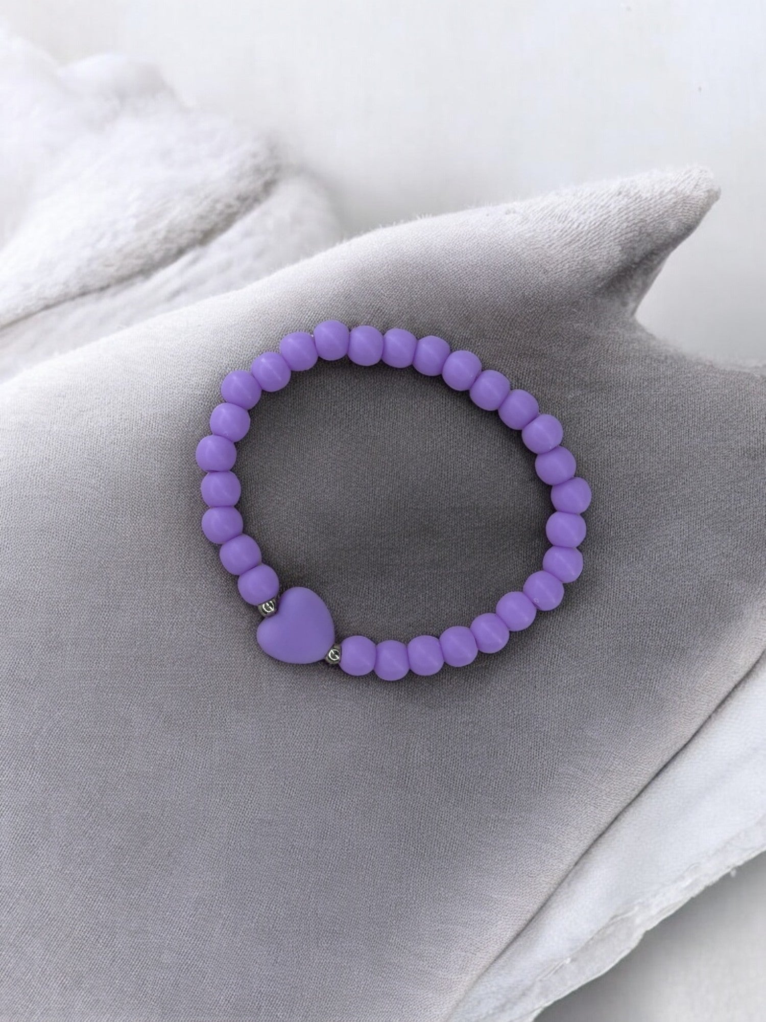 Bracelet enfant coeur perles violet
