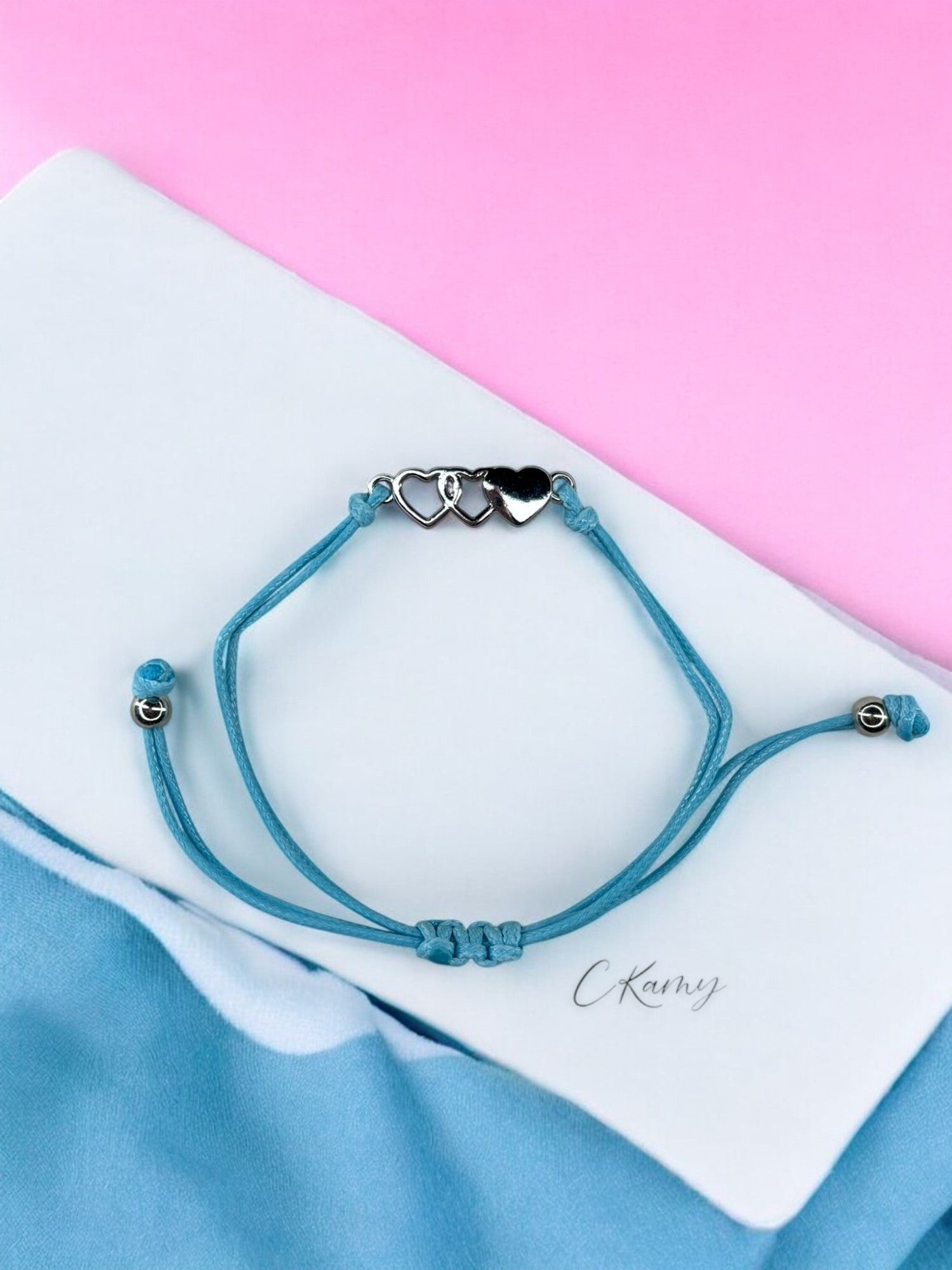 Bracelet enfant cordon 3 coeur bleu