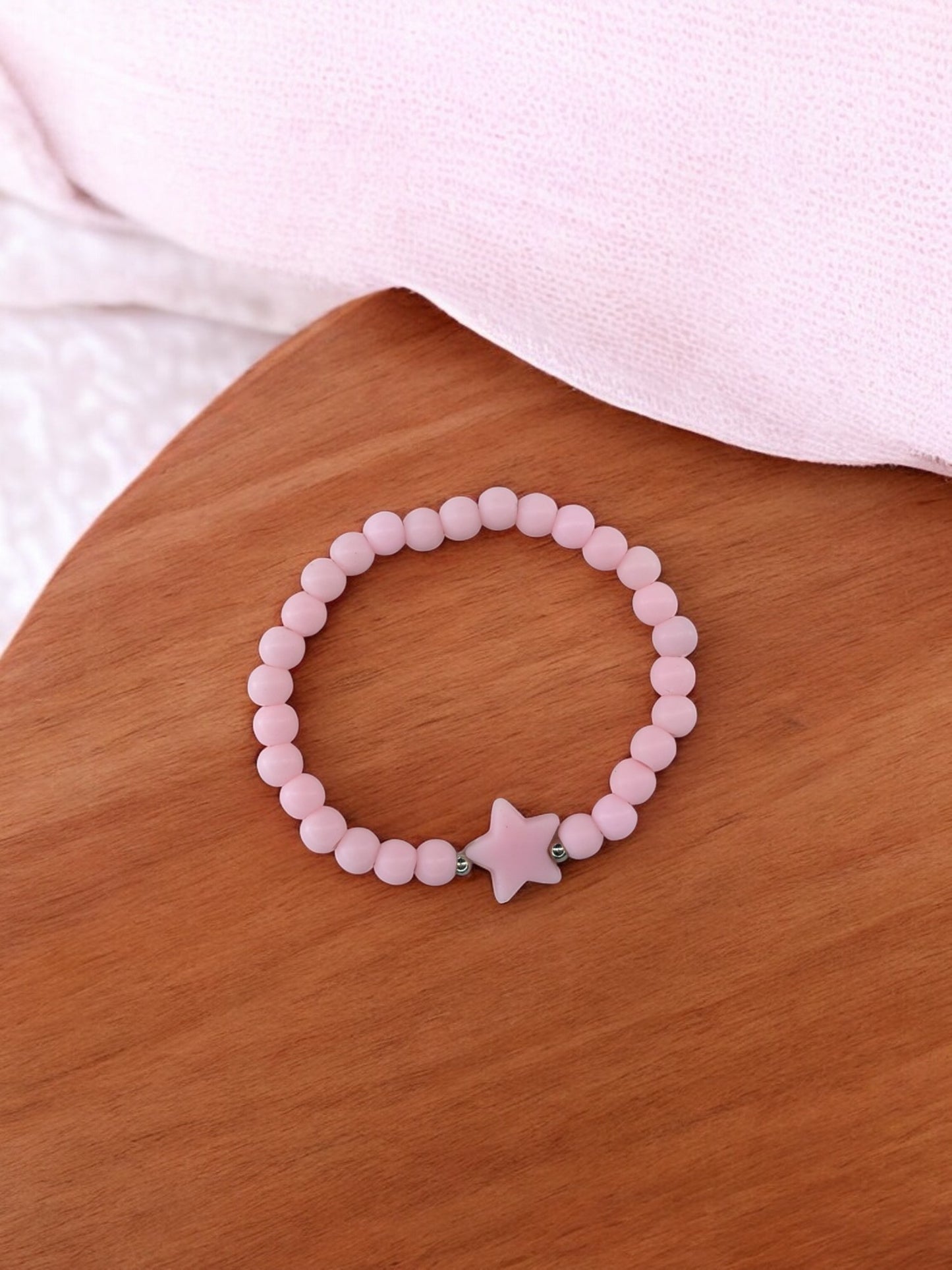 Bracelet enfant étoile perles rose clair