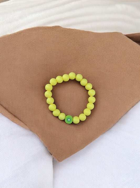 Bracelet enfant perles jaune kiwi