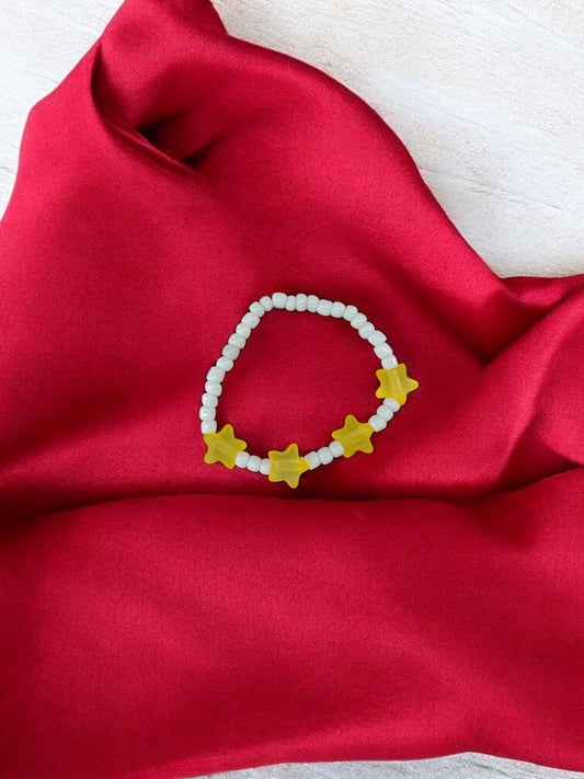 Bracelet enfant petites étoiles jaune blanc