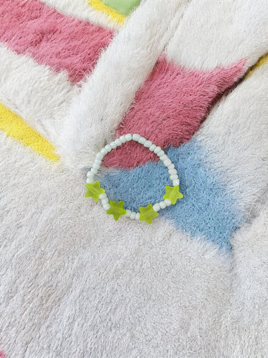 Bracelet enfant petites étoiles jaune fluo blanc