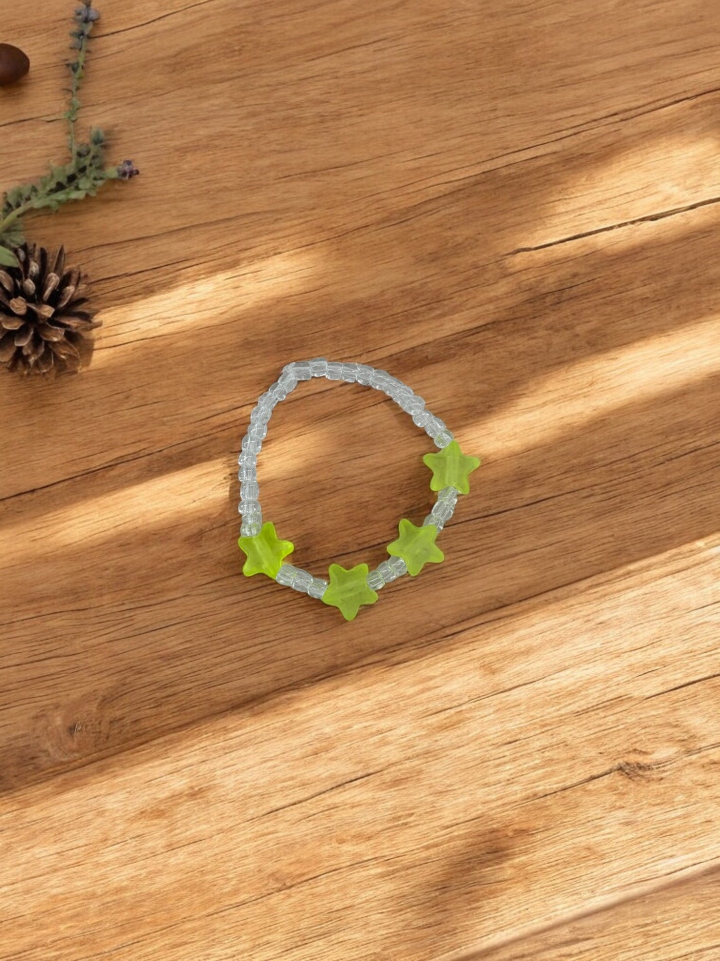 Bracelet enfant petites étoiles jaune fluo transparent