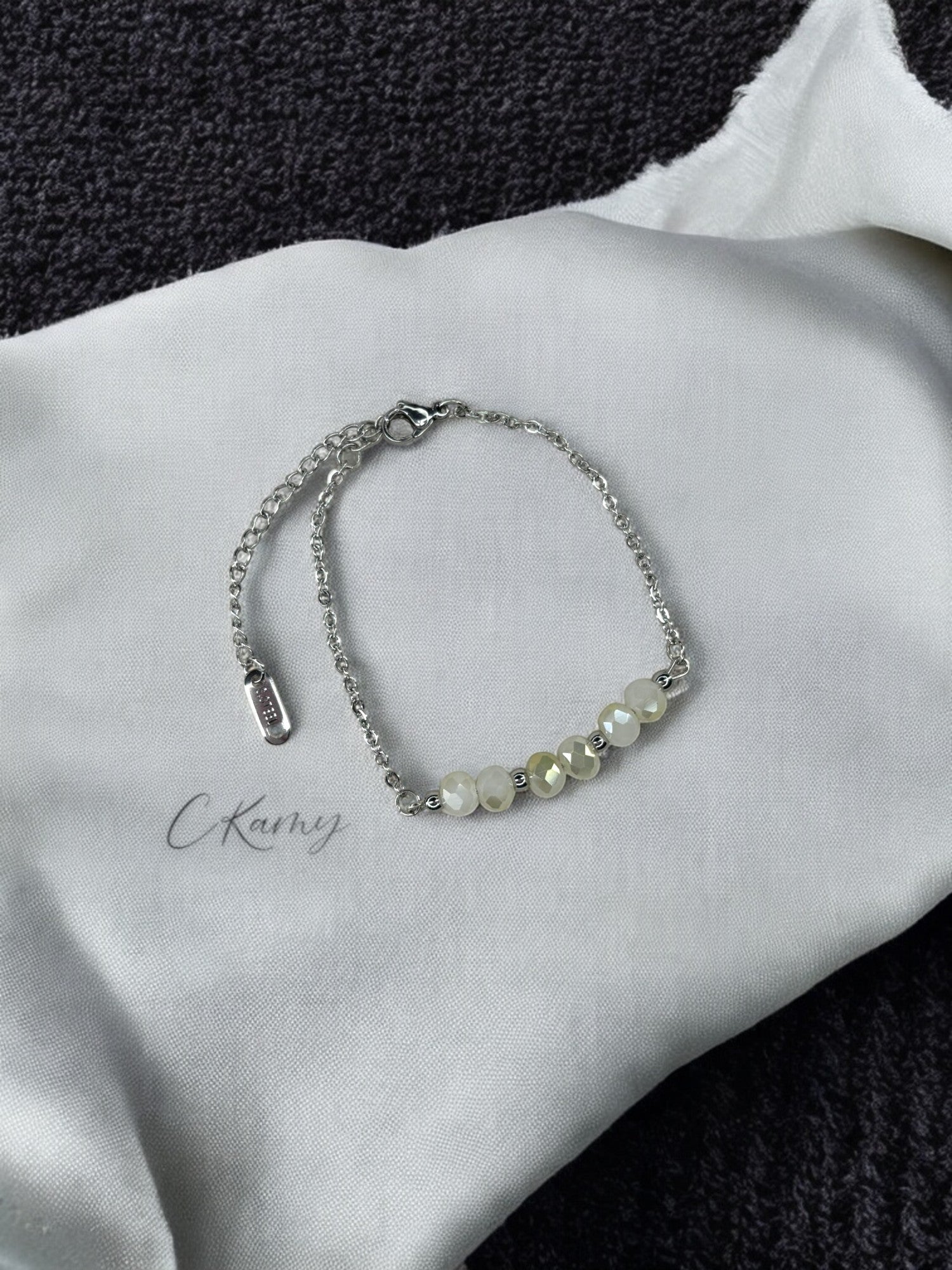 Bracelet femme chaînette argent beige brillant