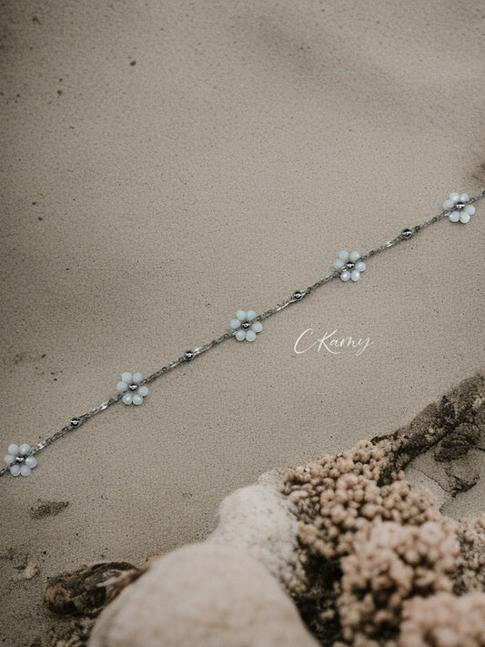 Bracelet femme chaînette argent fleurs blanc