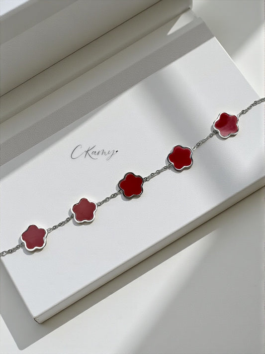 Bracelet femme chaînette argent trèfles rouge