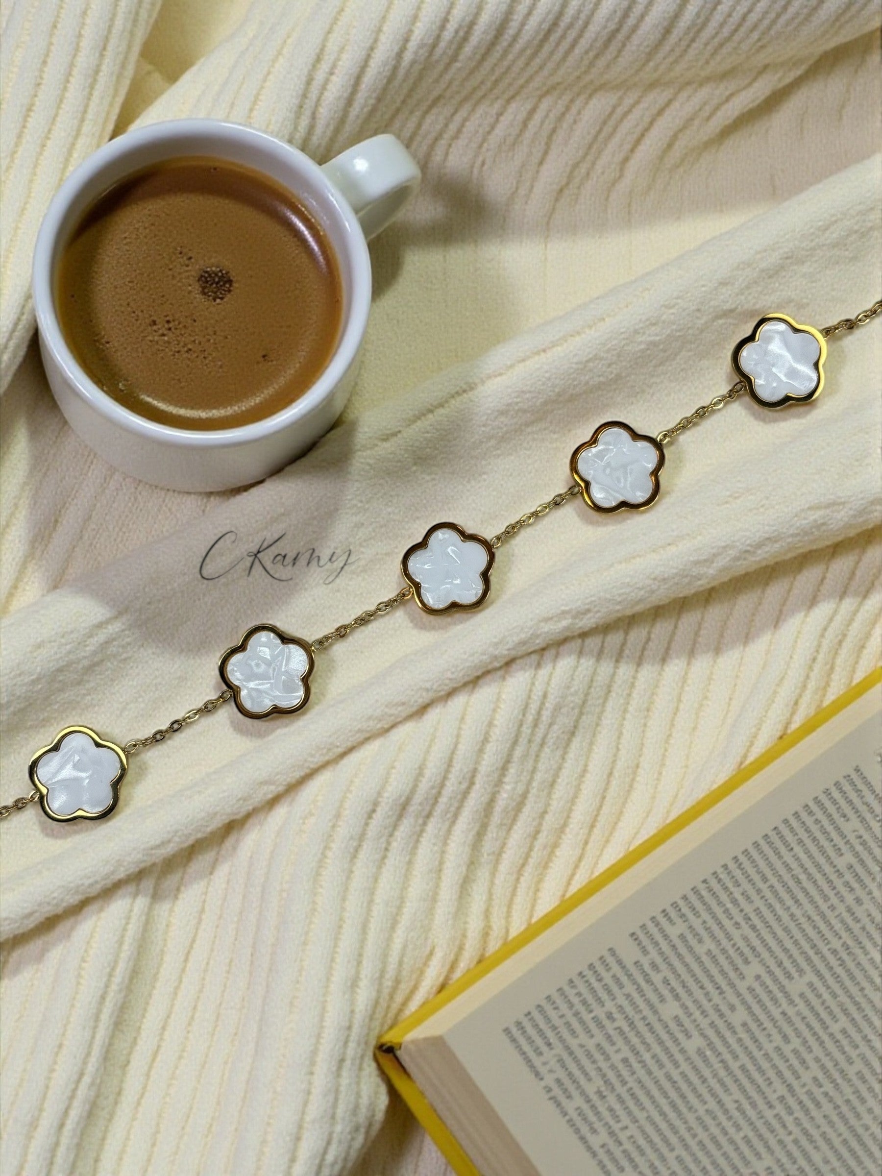 Bracelet femme chaînette doré trèfles blanc