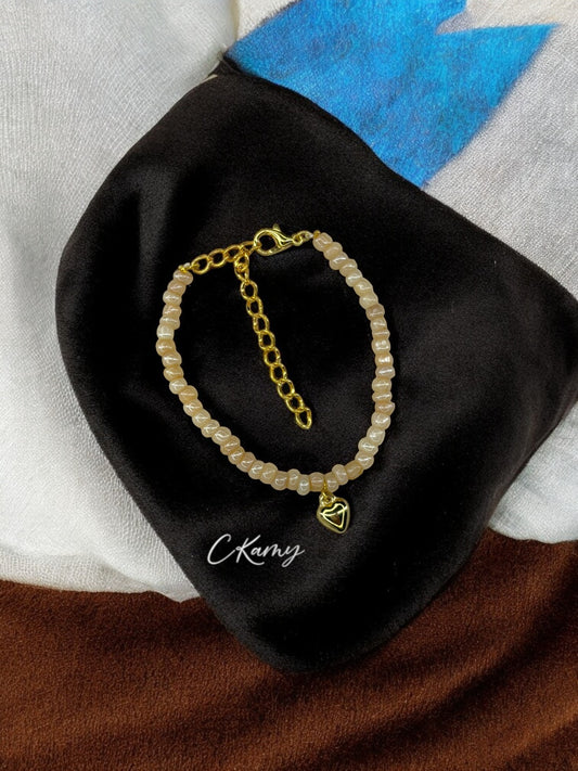 Bracelet femme coeur bombé rocaille beige clair