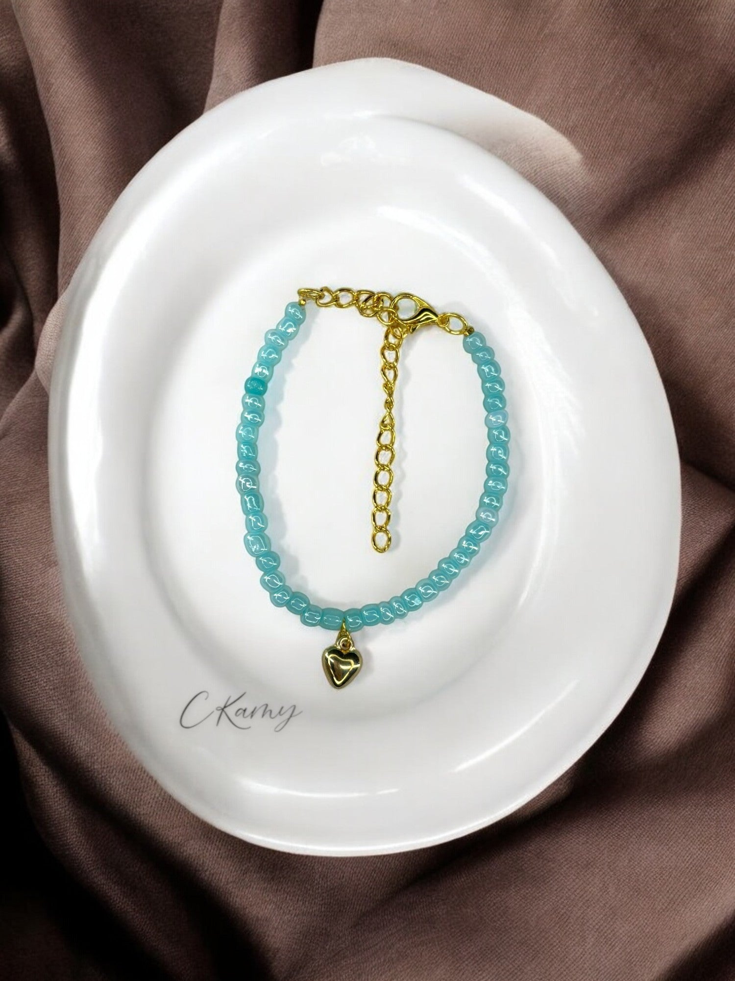 Bracelet femme coeur bombé rocaille bleu brillant