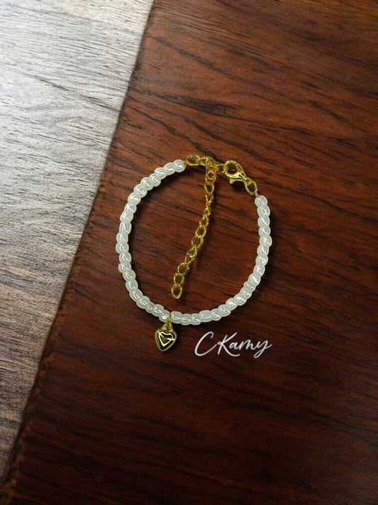 Bracelet femme coeur bombé rocaille nacré beige