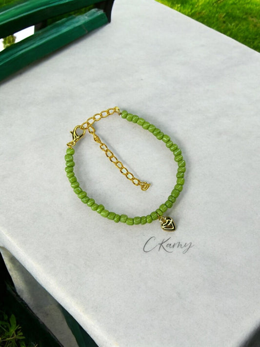 Bracelet femme coeur bombé rocaille vert olive