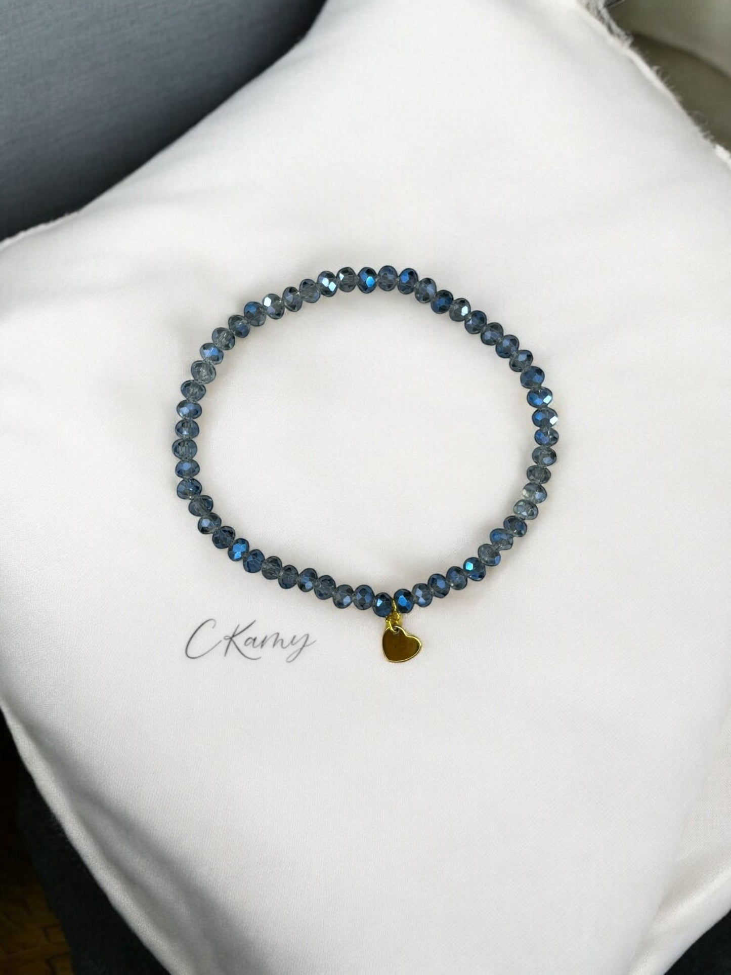 Bracelet femme coeur doré facettes 4mm bleu transparent foncé