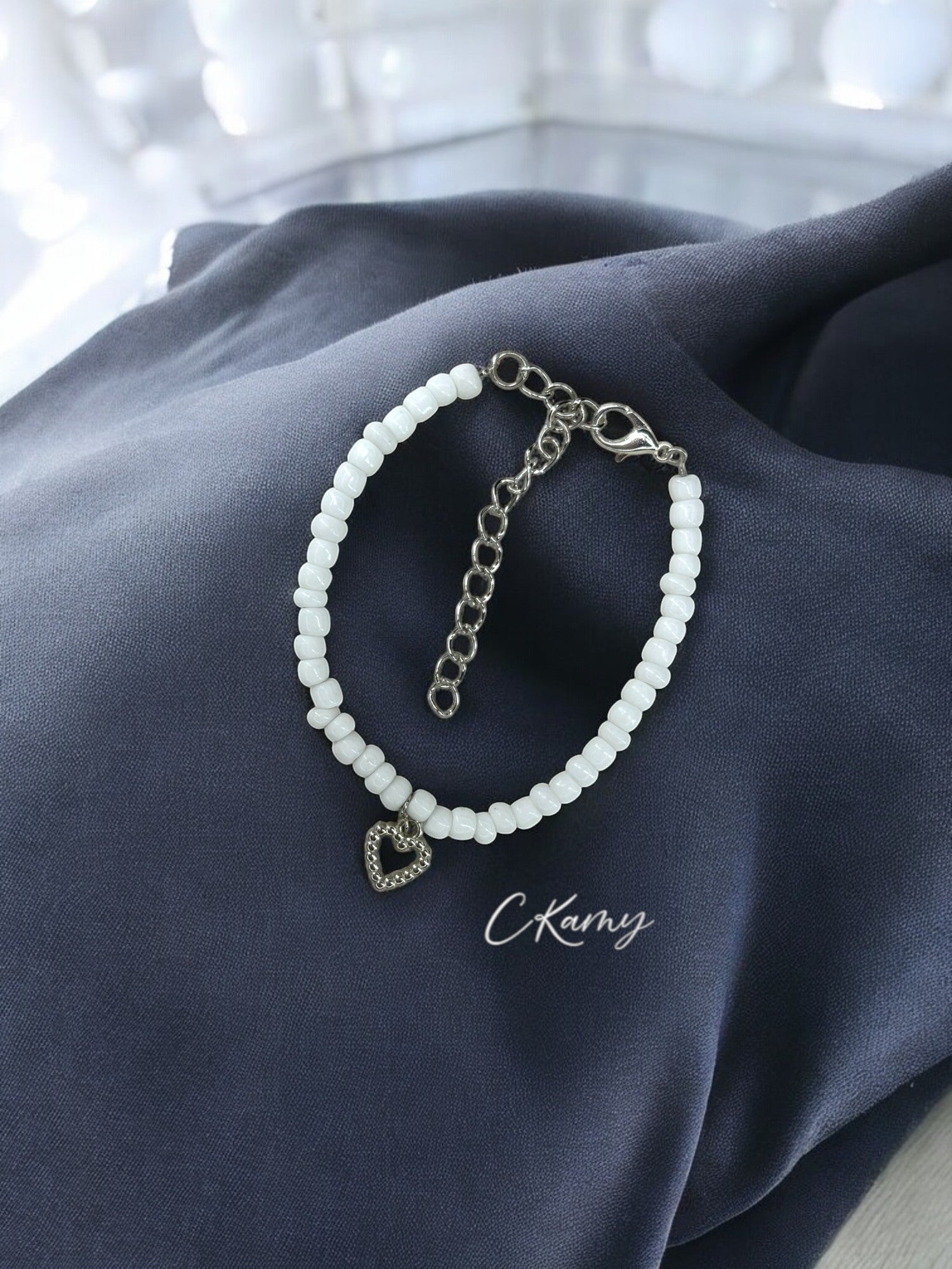 Bracelet femme coeur perlé rocaille blanc mat