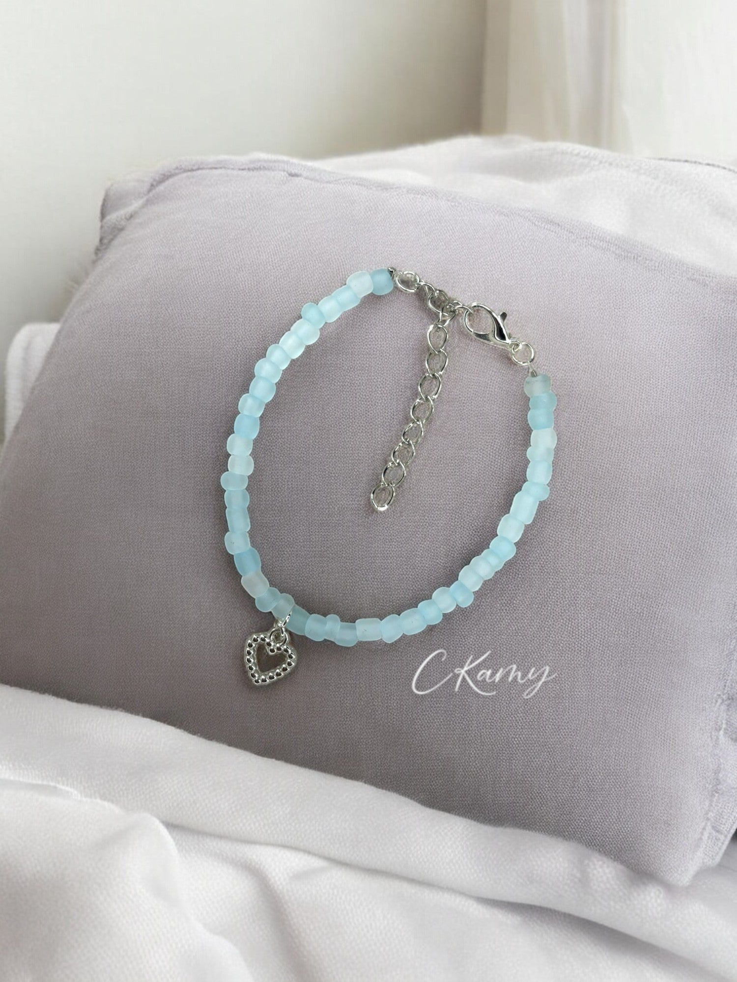 Bracelet femme coeur perlé rocaille bleu transparent