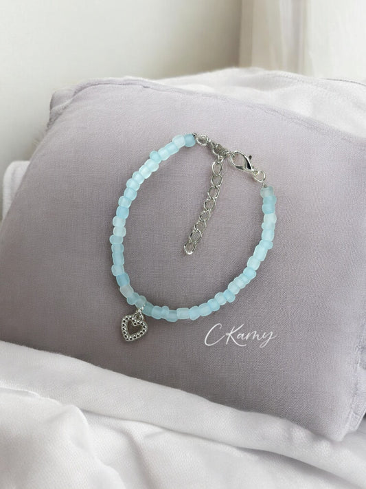 Bracelet femme coeur perlé rocaille bleu transparent